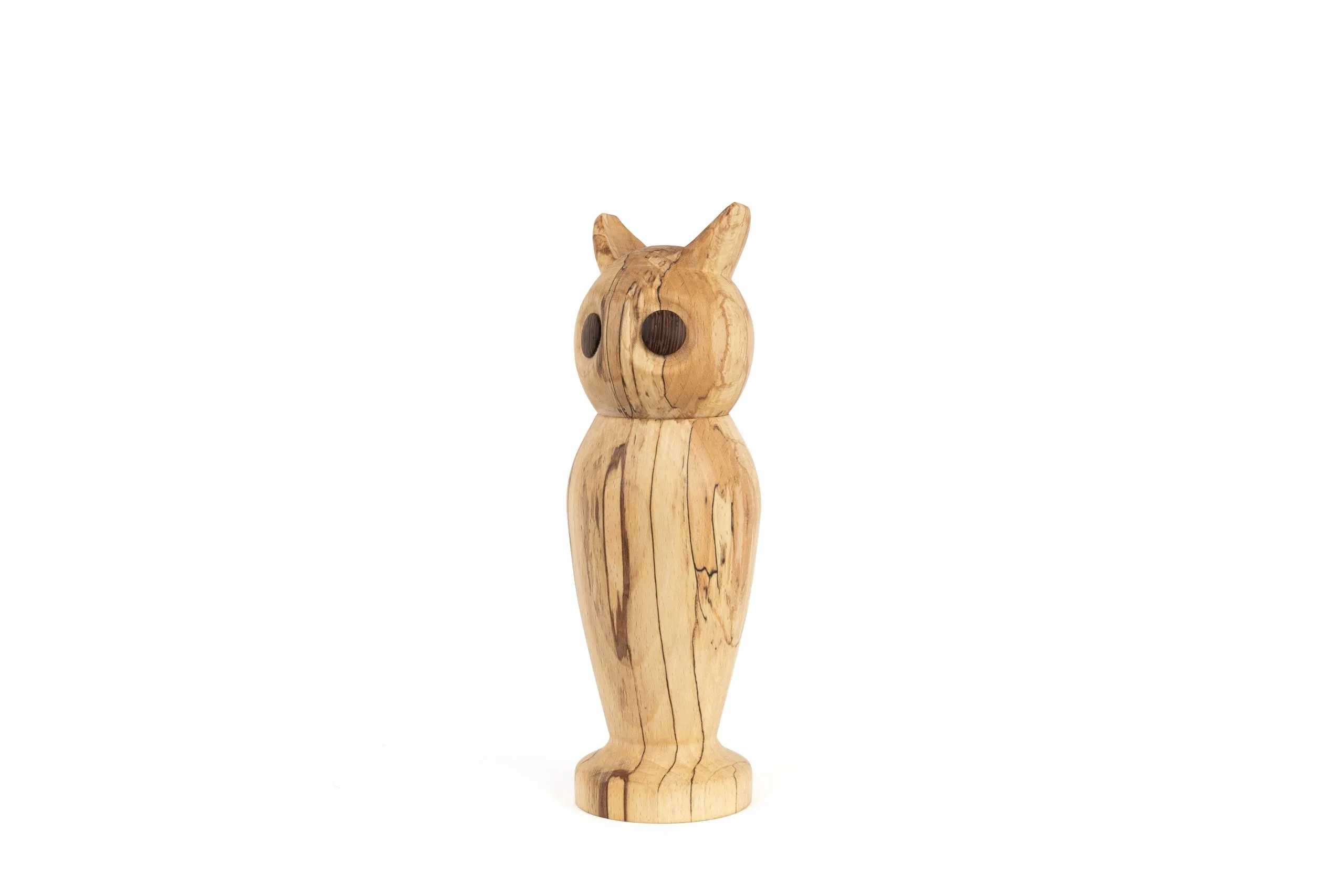 Handgemaakt houten uiltje van gespat hout, zijaanzicht